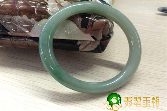翡翠玉镯种类你知道多少?翡翠手镯种类有几种   第2张