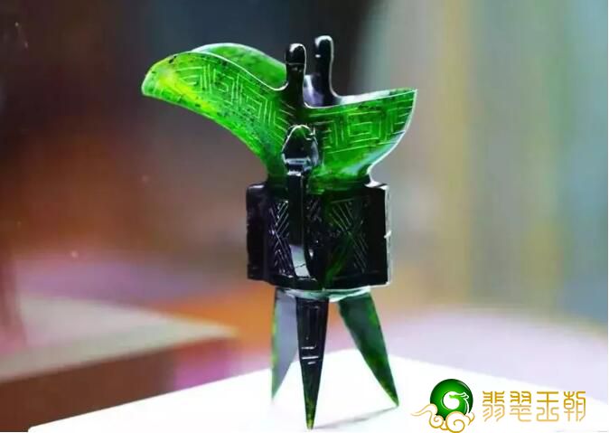 好几千的翡翠镯子竟然会发亮！翡翠会发亮听闻过吗？   第2张