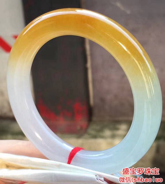 淡黄色翡翠手镯如何，淡黄色翡翠手镯是不是有价值   第2张