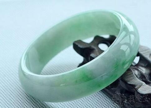 分不清翡翠和玉哪个值钱 读完恍然大悟   第2张