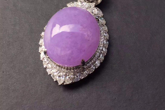 翡翠绿色和紫色能一起戴吗 第3张