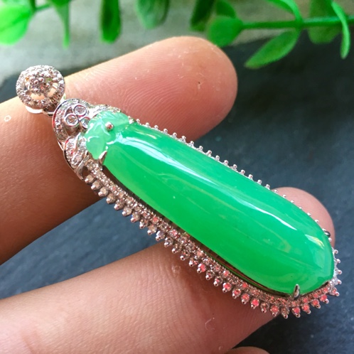 翡翠a货是什么意思？翡翠A货到底好不好呢？价值等级高不高？   第2张