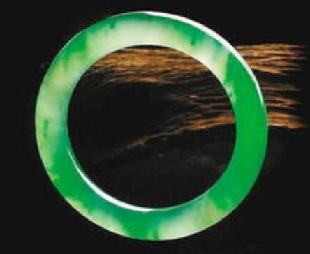 便宜的翡翠手镯会是真的吗 专业人士终于说出实情   第1张