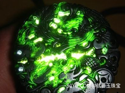 如何鉴别墨翠？怎么知道开墨翠和黑翡翠？ 