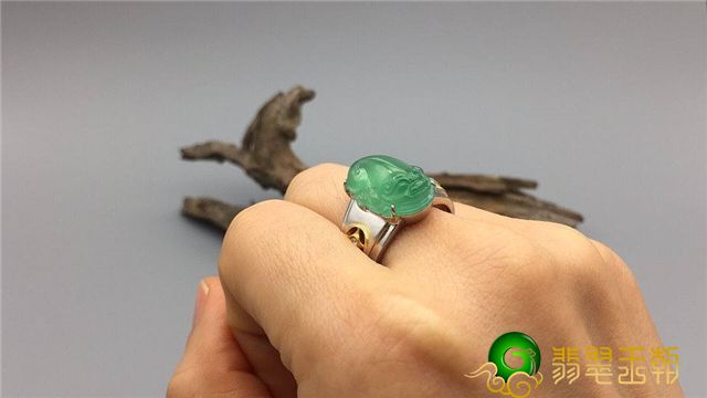 男士翡翠戒指款式有哪些？扒一扒它有什么寓意！   第2张