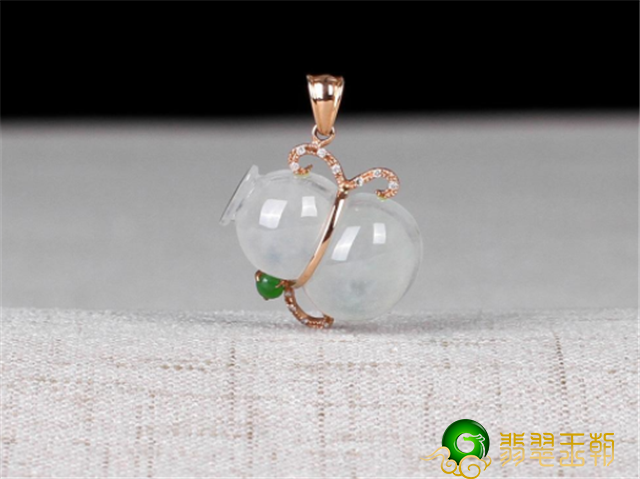 翡翠带吉祥如意好還是胡芦？实际上本人的爱好很重要！   第3张