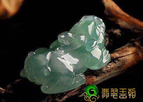 如何看翡翠貔貅吊坠的优劣 如何选择翡翠貔貅吊坠 