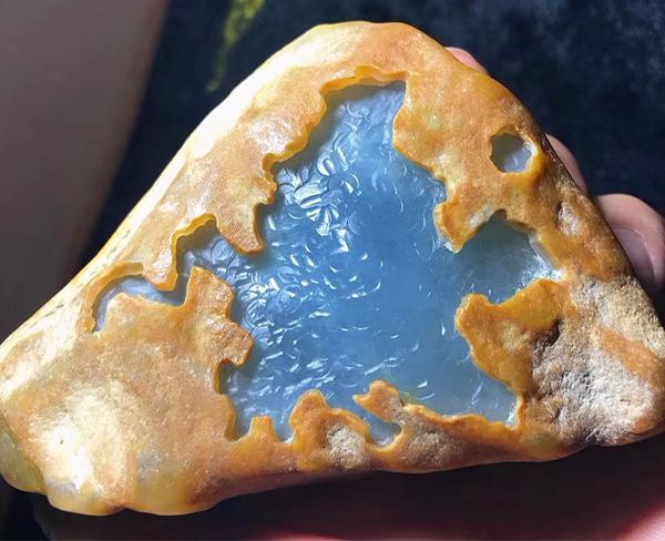 翡翠原石皮壳上的雾怎么看 翡翠原石皮壳雾的种类 