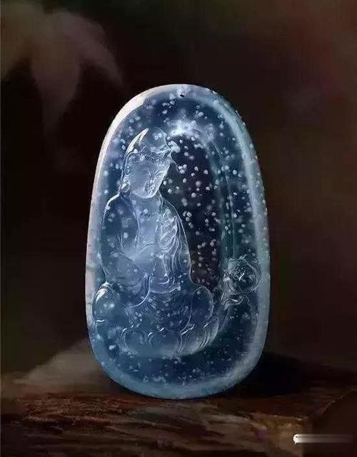 
都说翡翠好，那大家今日便说一下翡翠的“坏”
 