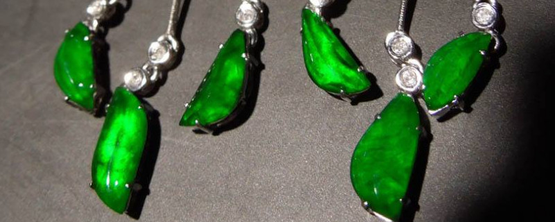 翡翠绿色和紫色能一起戴吗 第1张