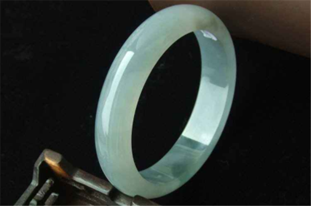 翡翠手镯圆条好还是正圈好?一起告别纠结时刻！   第1张