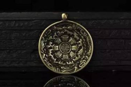 八卦牌佩戴有什么讲究   第3张