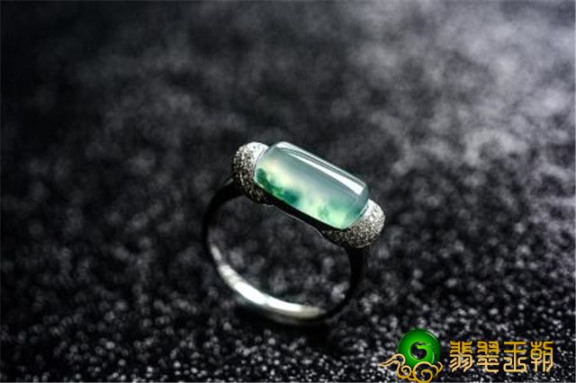 翡翠戒指受女性欢迎吗?讲讲如何挑选适合自己的翡翠戒指! 第3张