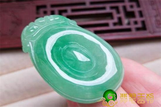 翡翠如意吊坠的寓意   第3张