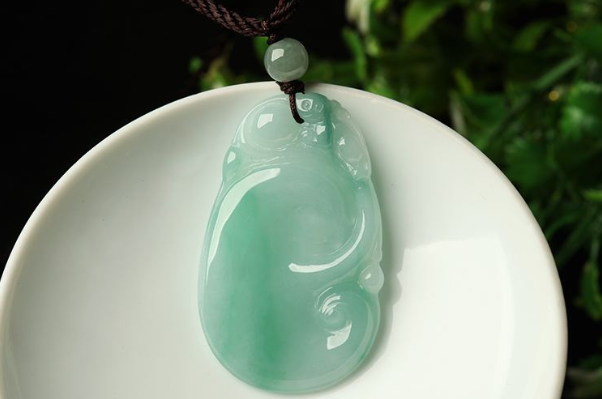 陪你搞清楚翡翠种和色的关联，别再问哪一个更强！   第1张