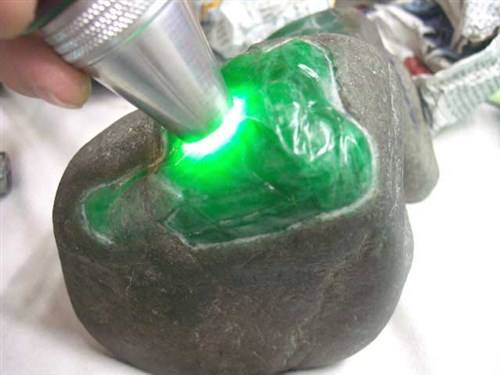 翡翠翡翠原石各个场口的特征特点   第1张