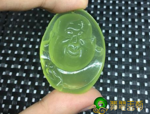 如何区别翡翠与岫岩玉 四招轻轻松松鉴别   第1张