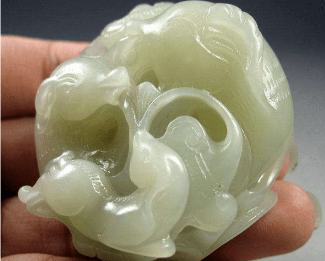 青白和田玉是几等玉？它是制做薄胎容器的关键原材料   第1张