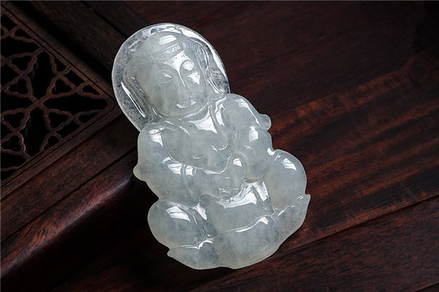 白色冰糯种价值高吗?它值得收藏吗? 第3张