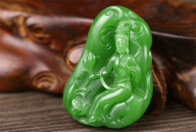 和田碧玉适合多大年纪佩戴?看完恍然大悟! 第2张