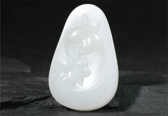 和田玉羊脂玉鉴别并不难,看价格可以排除99%的假货! 第2张