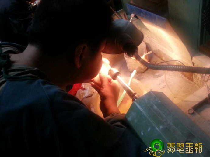 翡翠蛋面应当如何挑？看了本文你也就明白了！   第1张