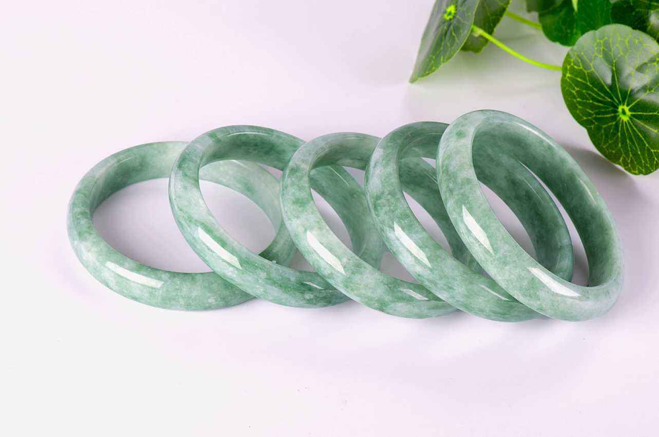 翡翠如何维护保养才最好是？翡翠为何必须维护保养？   第1张