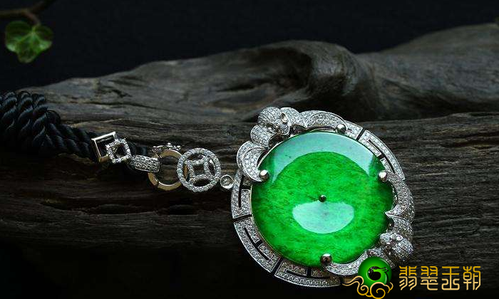 翡翠吊坠的寓意有哪些?快点进来了解一下! 第2张