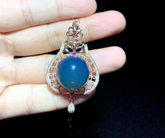 琥珀多少钱一克? 看完你就不好奇了   第1张