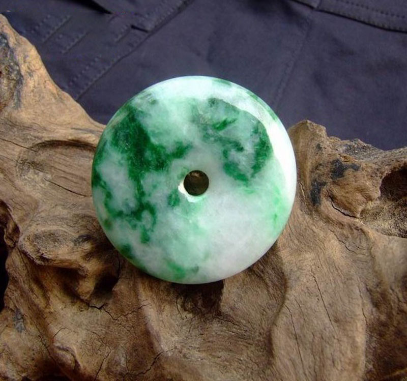 你不得不知的玉石——独山玉，它和翡翠有什么区别？   第2张