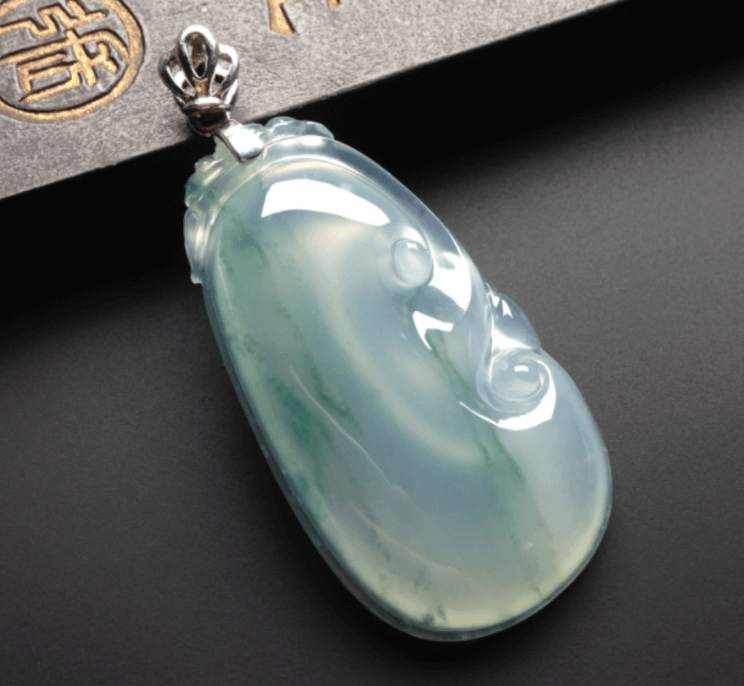 白色天然翡翠玉如意的价格贵不贵？我来告诉你！   第2张