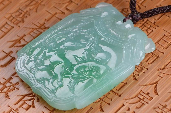 翡翠鹿牌什么寓意 翡翠鹿牌适合什么人戴？   第2张