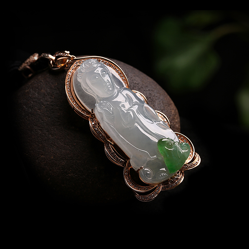 翡翠的透明度越高越值钱吗？影响翡翠透明度的因素有哪些？   第2张