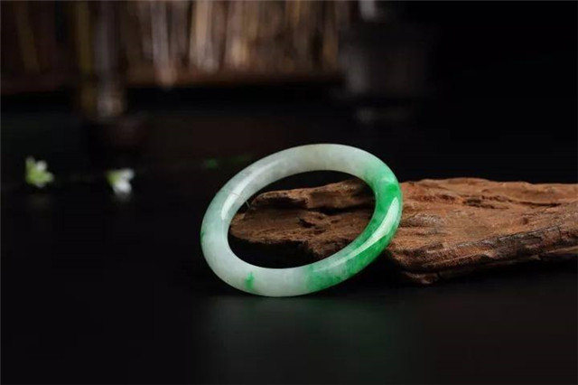 翡翠手镯横裂怎么处理?解决方法看这里! 第3张