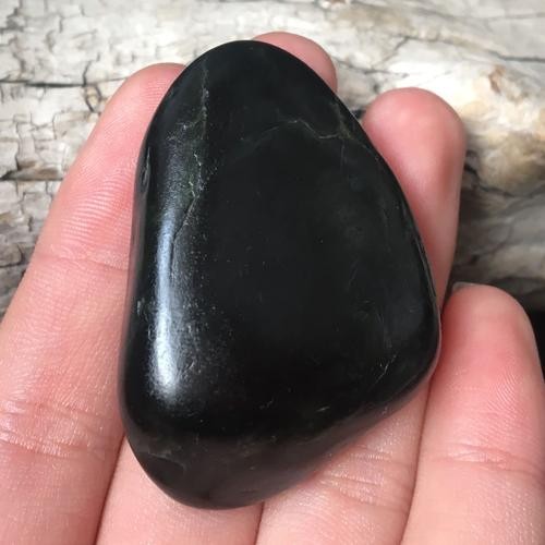 墨玉籽料极品不透光吗 如何鉴别真伪 