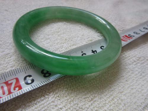 清代翡翠手镯值多少钱 清代翡翠手镯如何估价   第1张