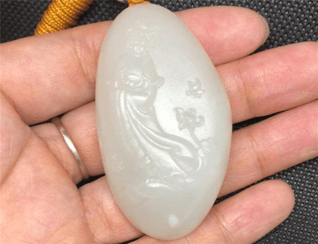 带棉的和田玉还值钱吗?只要不是这种情况就可以了! 第3张