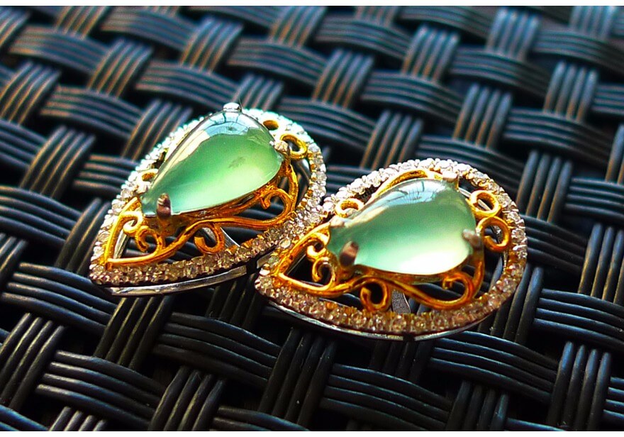 翡翠耳钉好看吗？你知道翡翠耳钉要怎么搭配嘛！   第1张