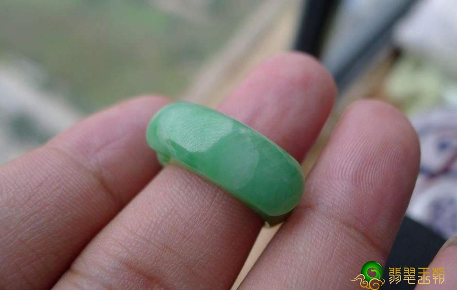 什么颜色的翡翠好？这就得了解不同颜色的表现了！   第2张