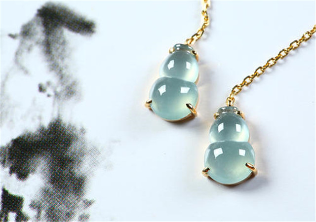 翡翠葫芦适合男士佩戴吗?点击查看男士饰品推荐好物! 第1张