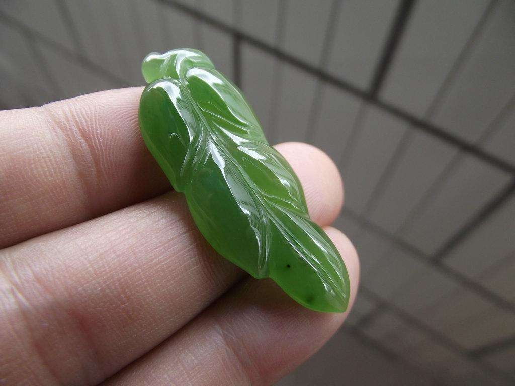 俄料碧玉与和田碧玉的区别 价格上差异大吗 