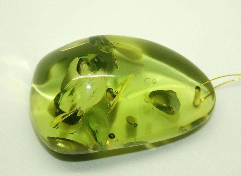 绿琥珀多少钱一克 绿琥珀价格相片 