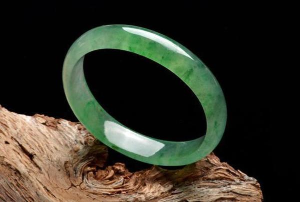 翡翠手镯如何鉴定，教你怎么辨真伪   第2张