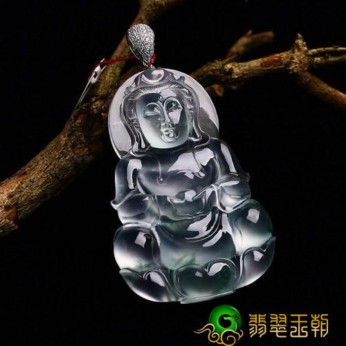 佩戴翡翠观音吊坠的寓意是什么?翠友快点击此文查看! 第2张