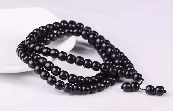 怎样区分墨翠和墨玉？教你几个简单易学的方法   第2张