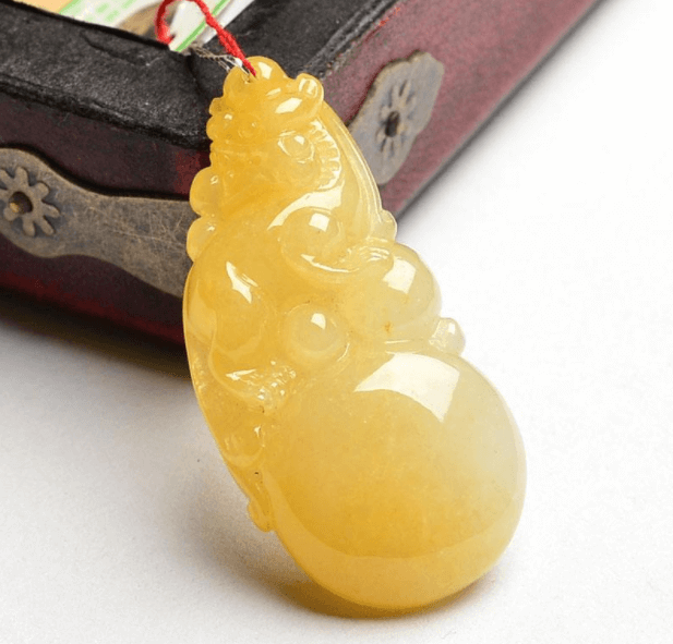 黄翡翠价格高吗？答案和它的品质息息相关！   第2张