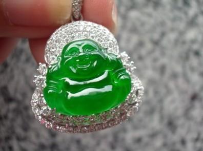 传说中的玻璃种帝王绿是什么地位？看一眼都值了   第1张