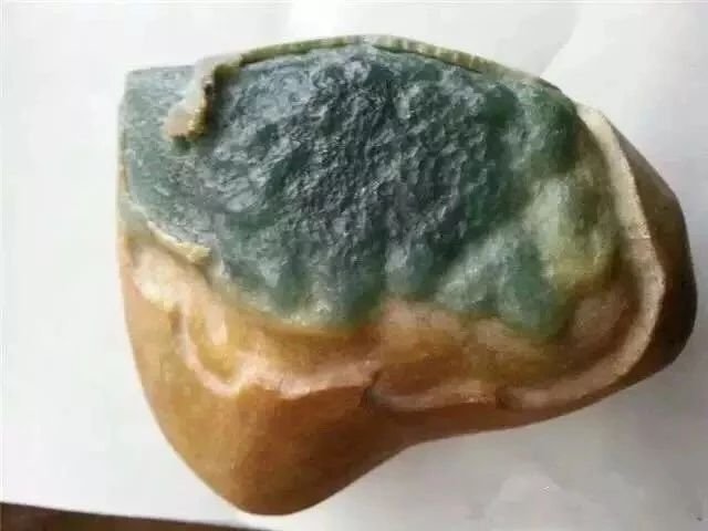 
                丝毫不起眼的小水石，大哥5000拿下，起货姑娘看了想拿刀
   第1张