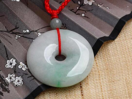 关于翡翠平安扣的起源和寓意，你了解多少?   第1张