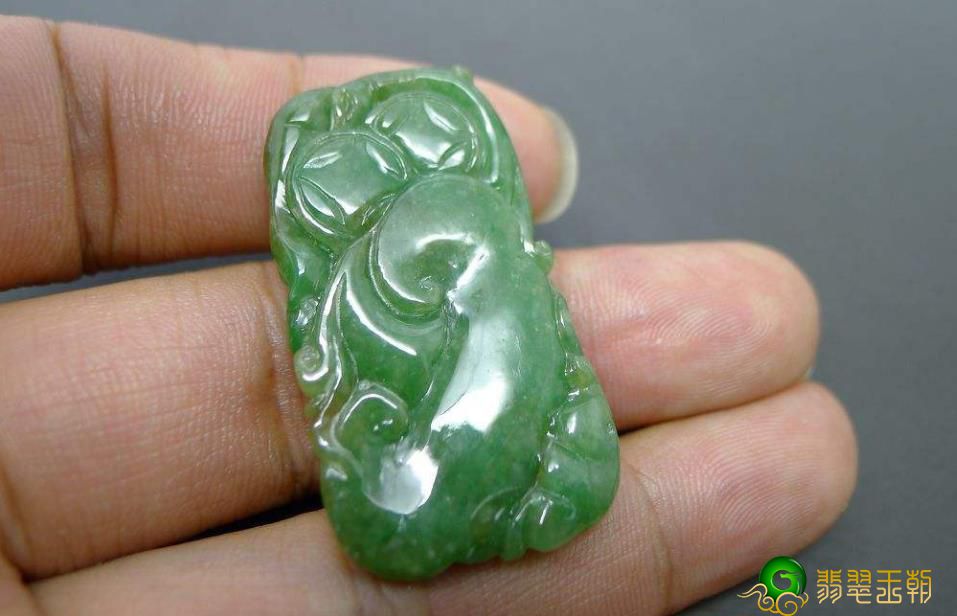 翡翠手镯的颜色有哪些？它们各自有何寓意？   第1张